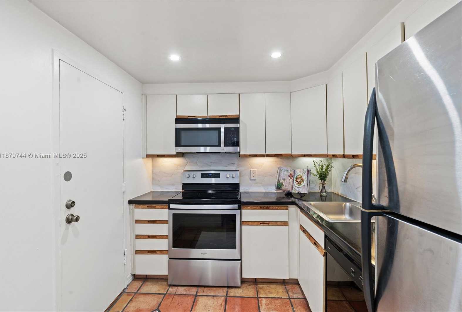 Small Image of 800 WEST AVE #831, Miami Beach Number 18