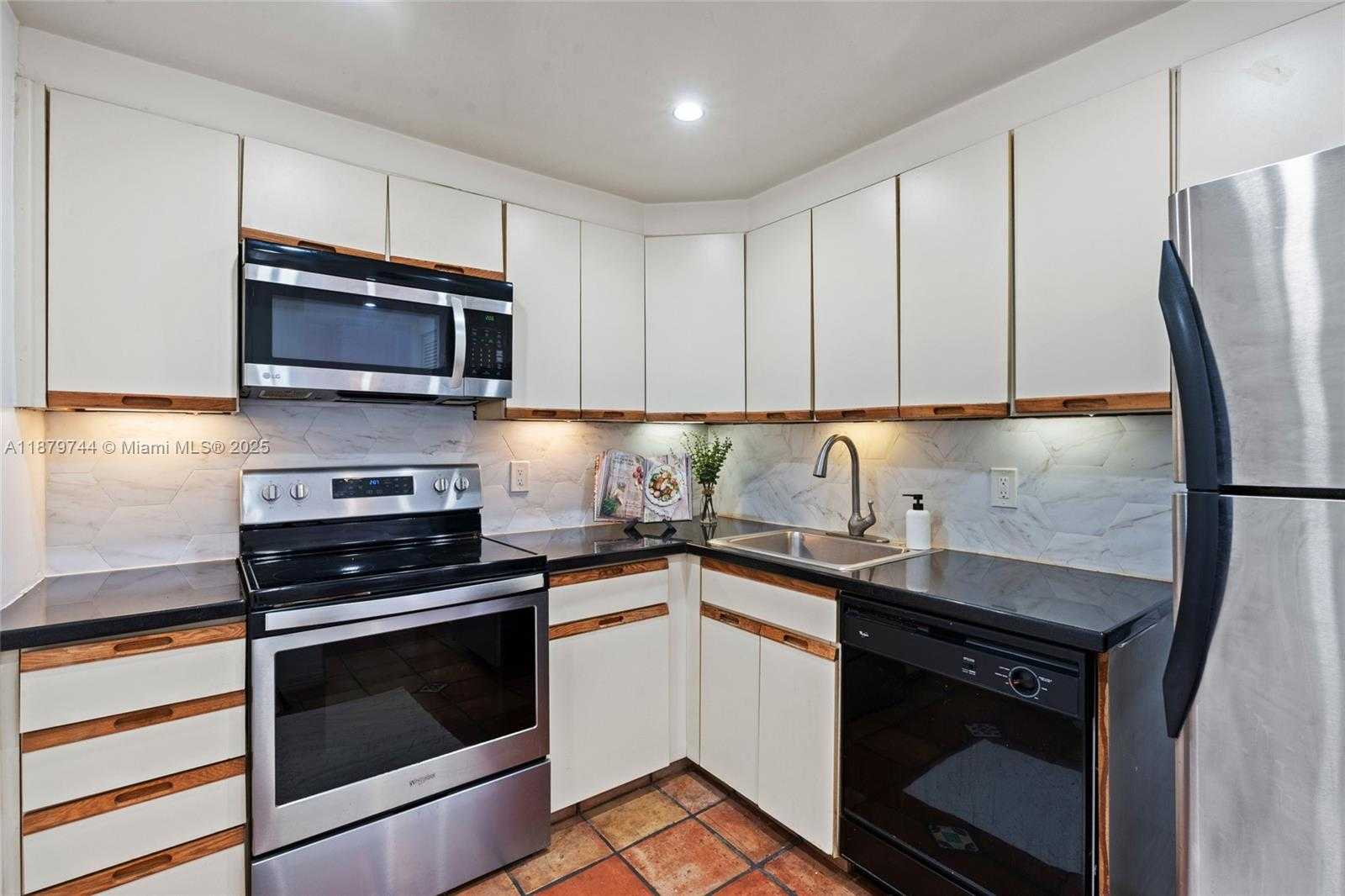 Small Image of 800 WEST AVE #831, Miami Beach Number 19