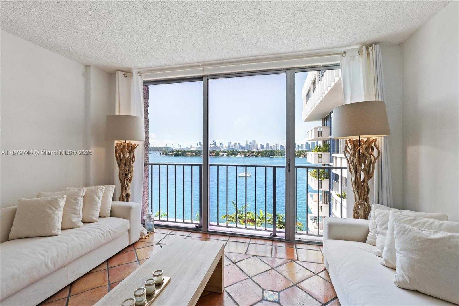 Small Image of 800 WEST AVE #831, Miami Beach Number 2
