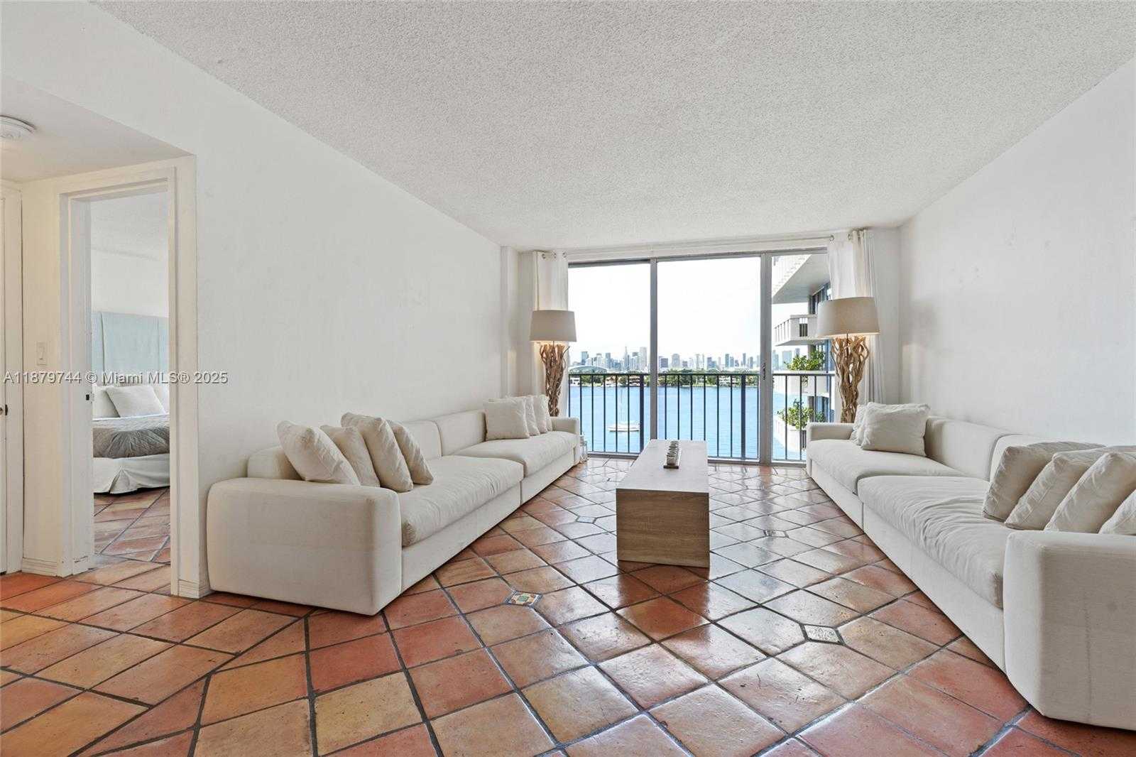 Small Image of 800 WEST AVE #831, Miami Beach Number 3