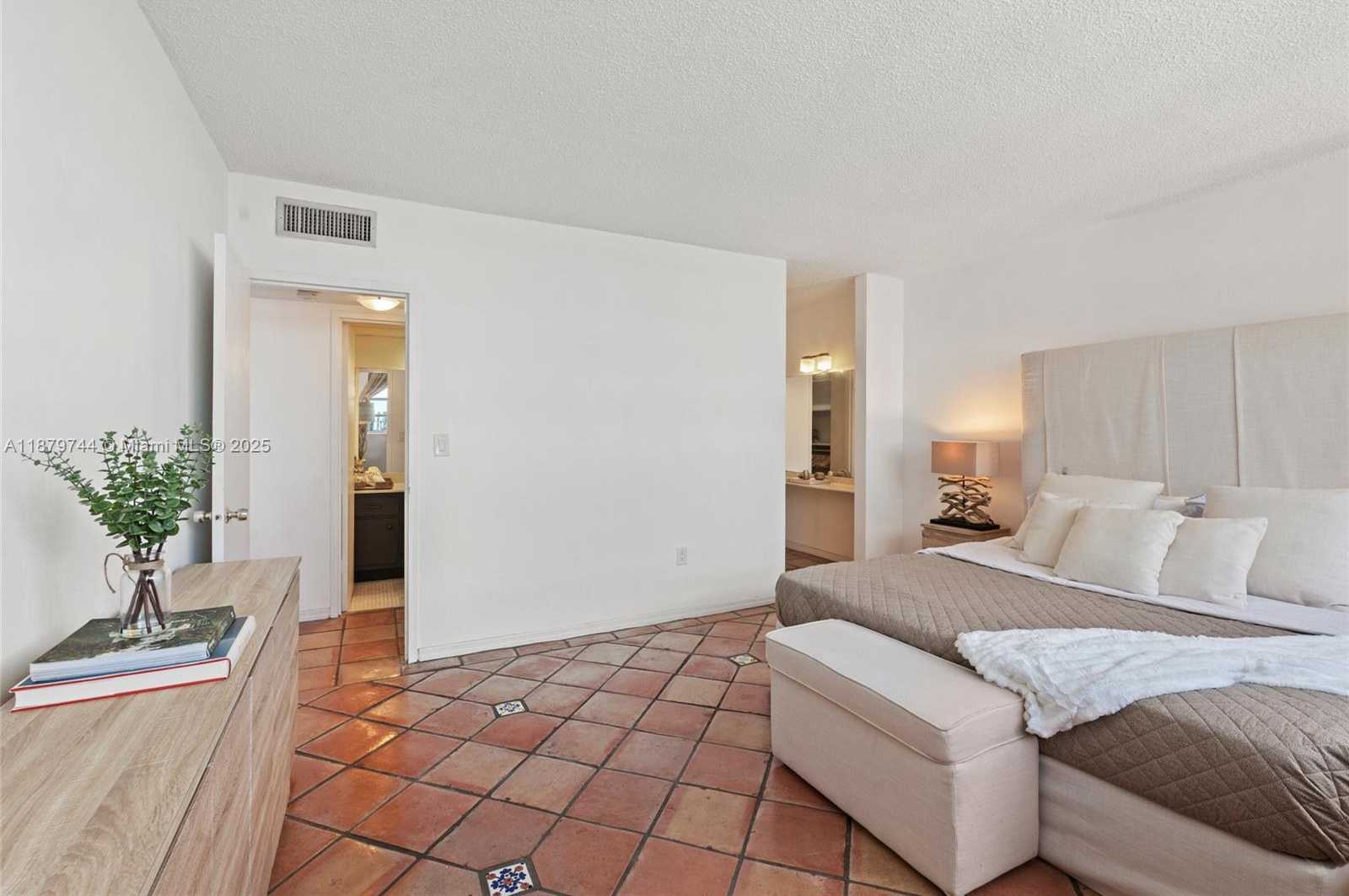 Small Image of 800 WEST AVE #831, Miami Beach Number 6