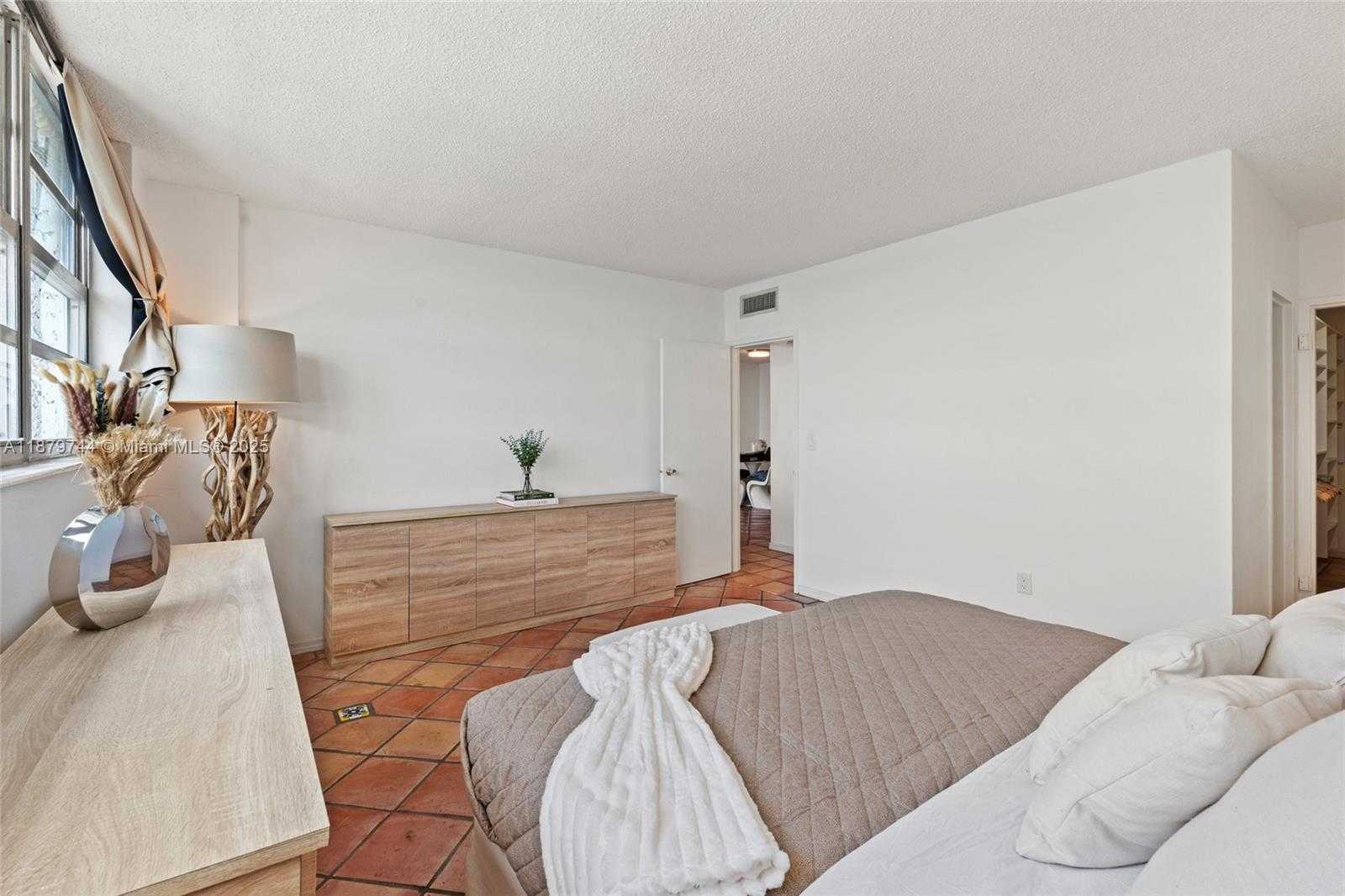 Small Image of 800 WEST AVE #831, Miami Beach Number 7