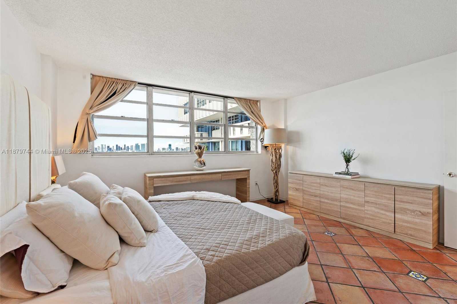 Small Image of 800 WEST AVE #831, Miami Beach Number 8