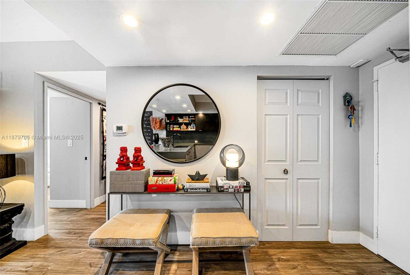 Small Image of 5600 COLLINS AVE #12E, Miami Beach Number 10