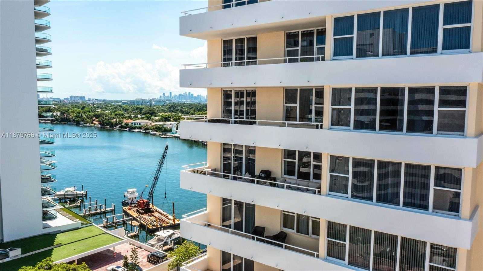 Small Image of 5600 COLLINS AVE #12E, Miami Beach Number 23