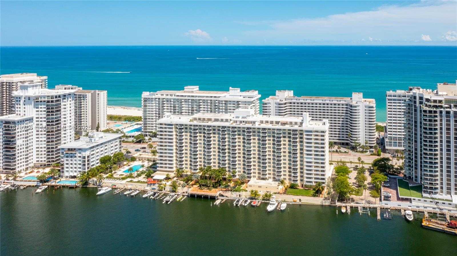 Small Image of 5600 COLLINS AVE #12E, Miami Beach Number 29
