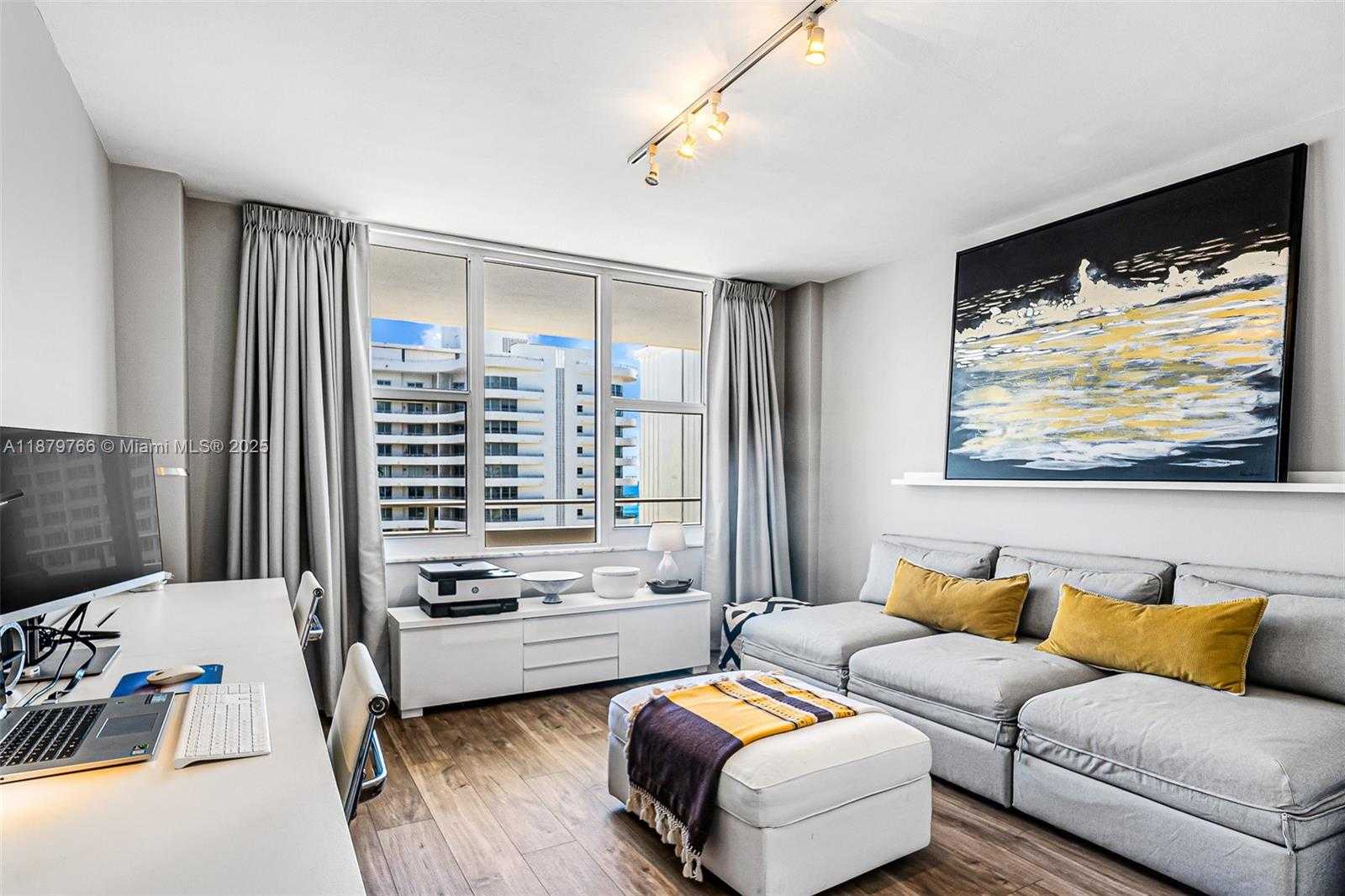 Small Image of 5600 COLLINS AVE #12E, Miami Beach Number 30