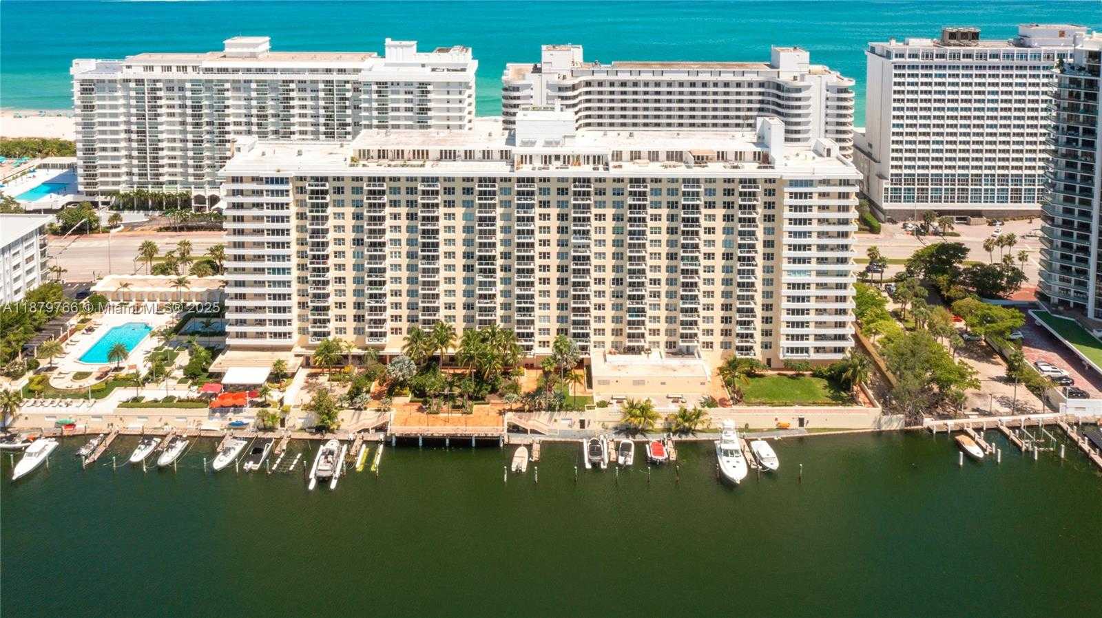 Small Image of 5600 COLLINS AVE #12E, Miami Beach Number 31