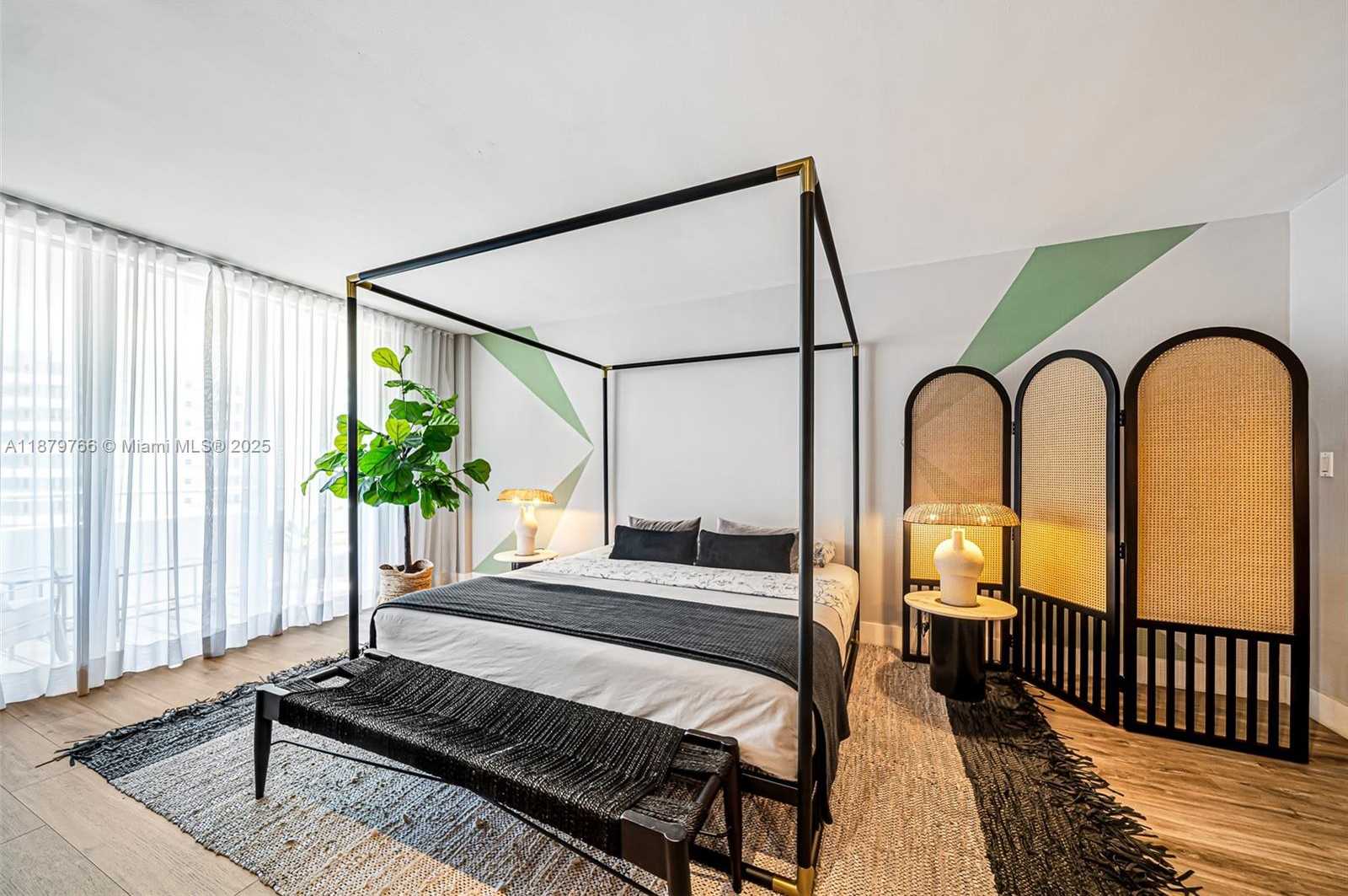 Small Image of 5600 COLLINS AVE #12E, Miami Beach Number 37