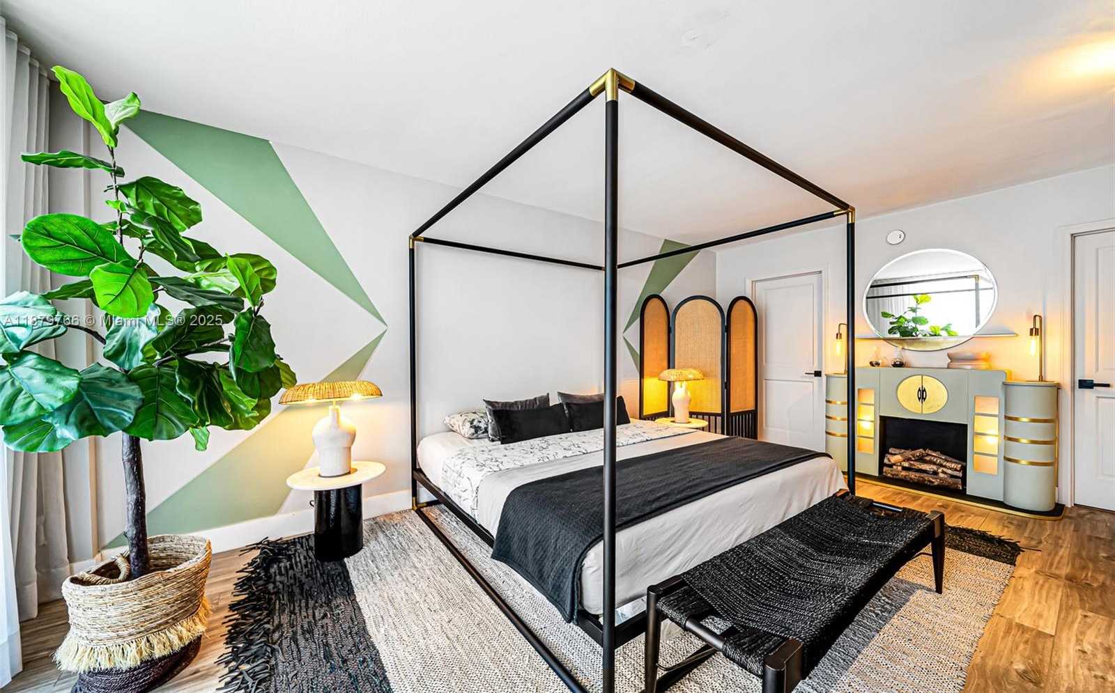 Small Image of 5600 COLLINS AVE #12E, Miami Beach Number 38