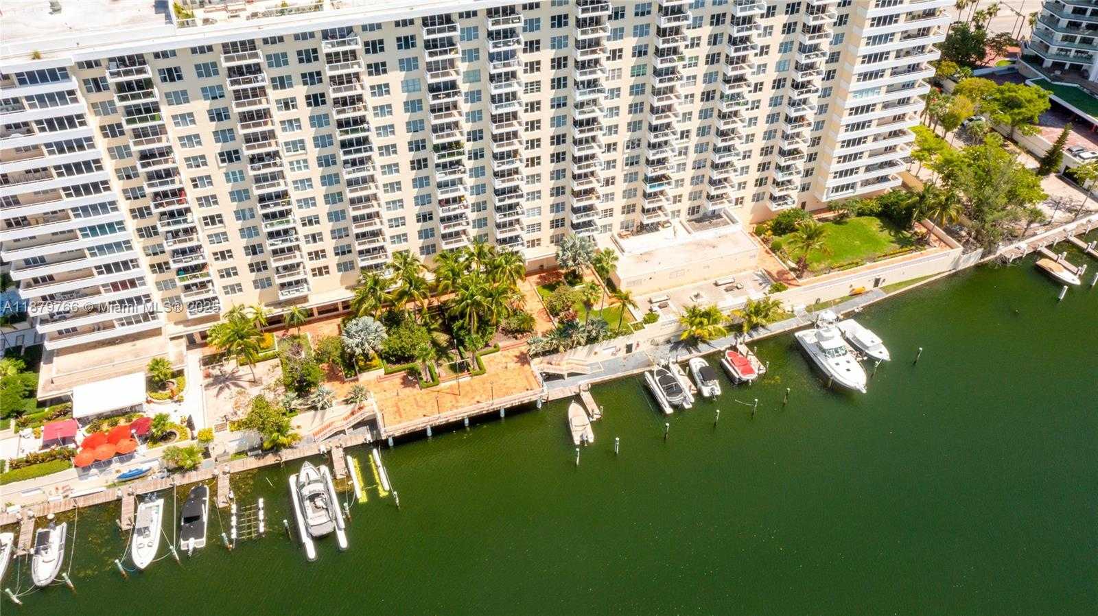 Small Image of 5600 COLLINS AVE #12E, Miami Beach Number 43