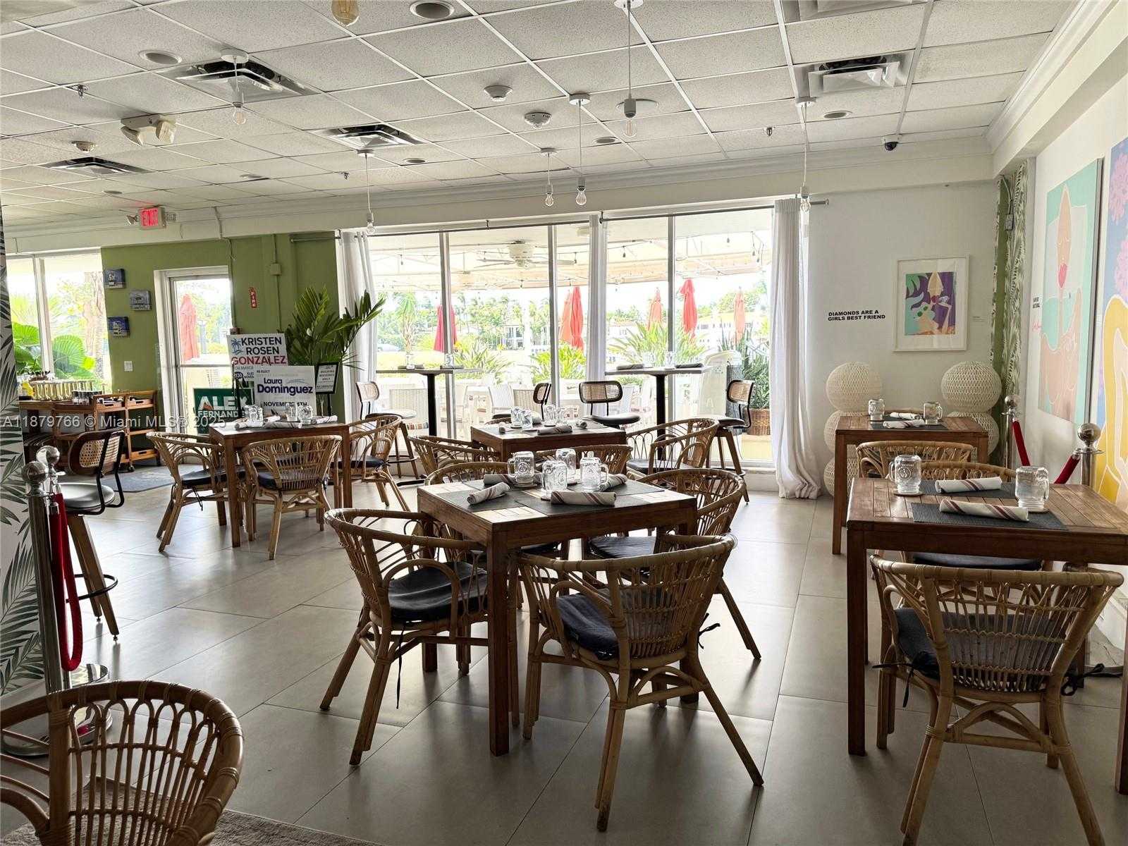 Small Image of 5600 COLLINS AVE #12E, Miami Beach Number 59