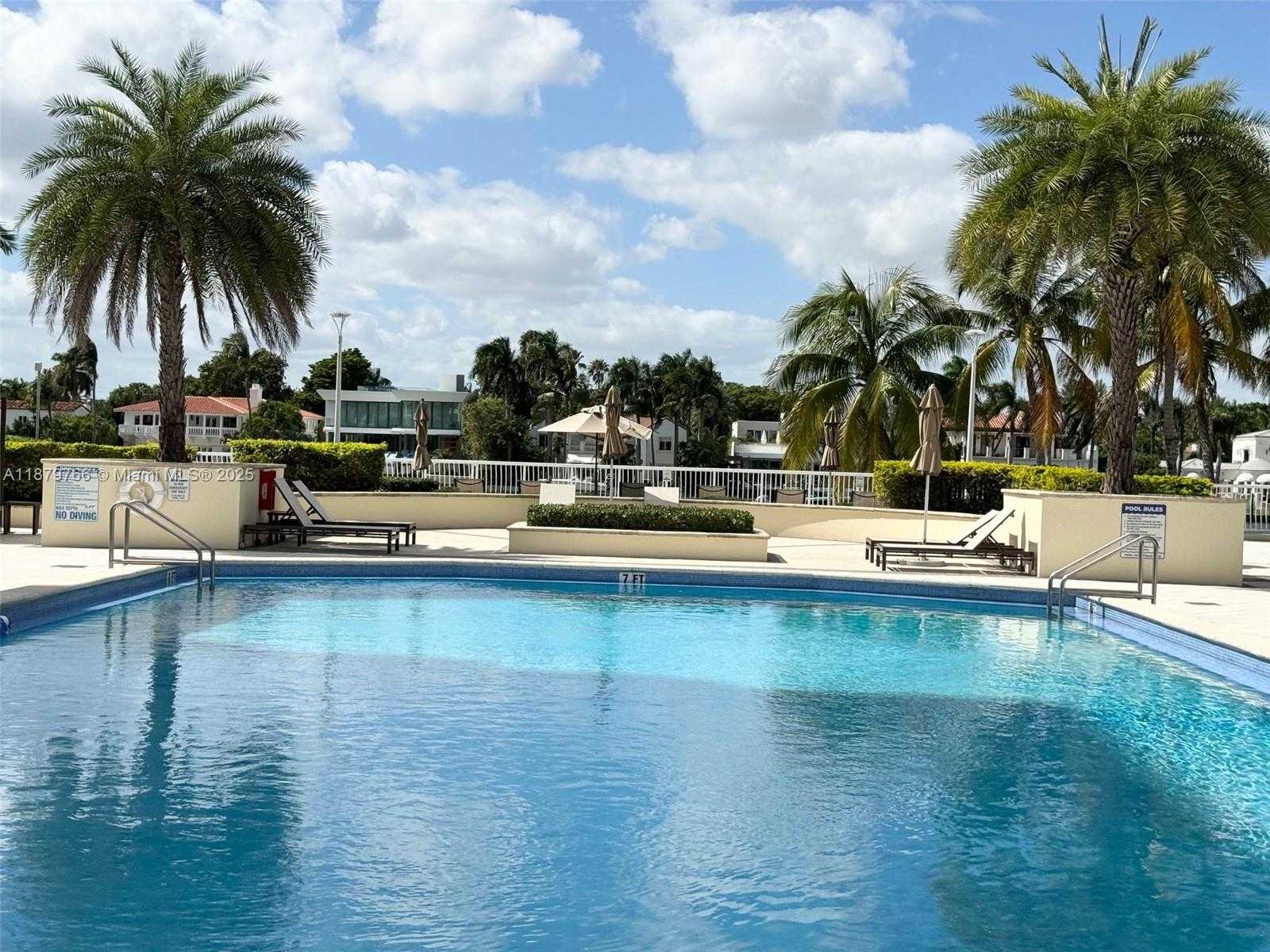 Small Image of 5600 COLLINS AVE #12E, Miami Beach Number 62