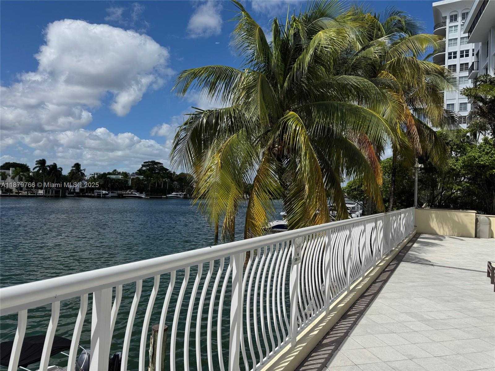 Small Image of 5600 COLLINS AVE #12E, Miami Beach Number 63
