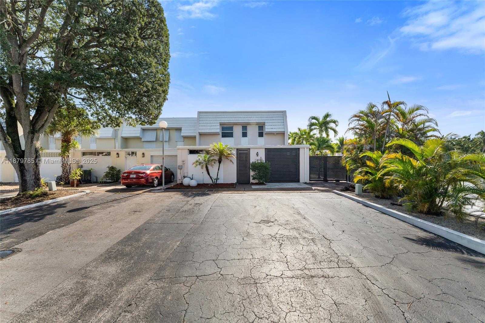 Small Image of 7380 BIG CYPRESS DR, Miami Lakes Number 3