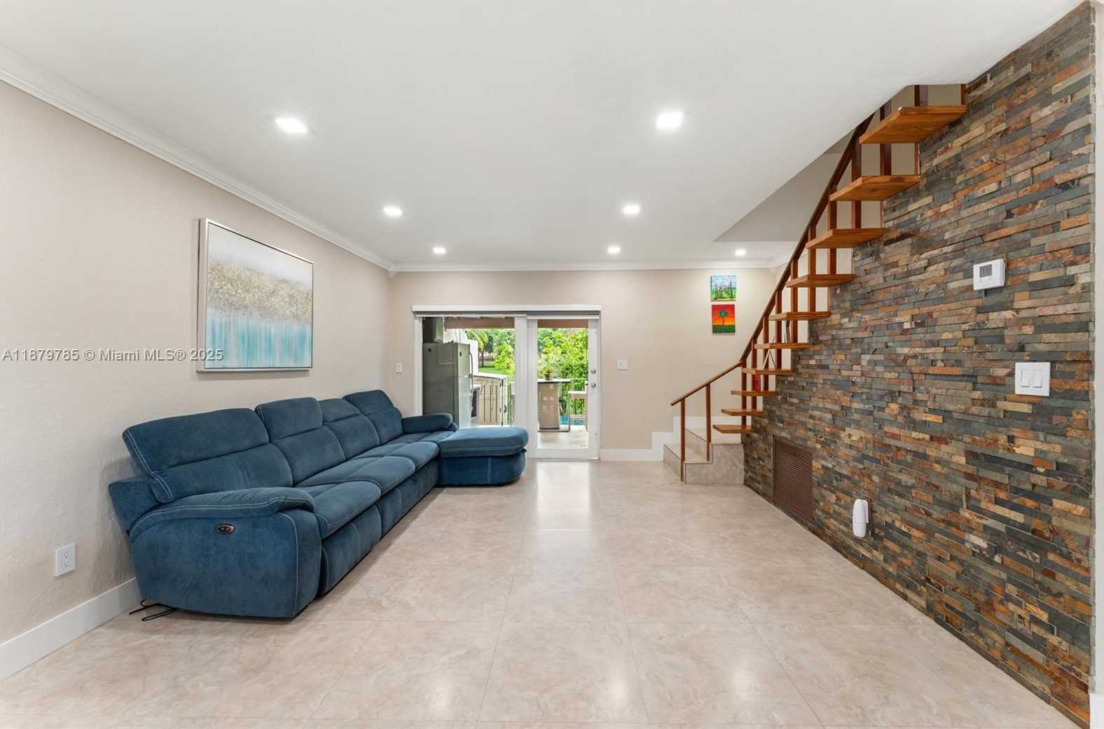 Small Image of 7380 BIG CYPRESS DR, Miami Lakes Number 5