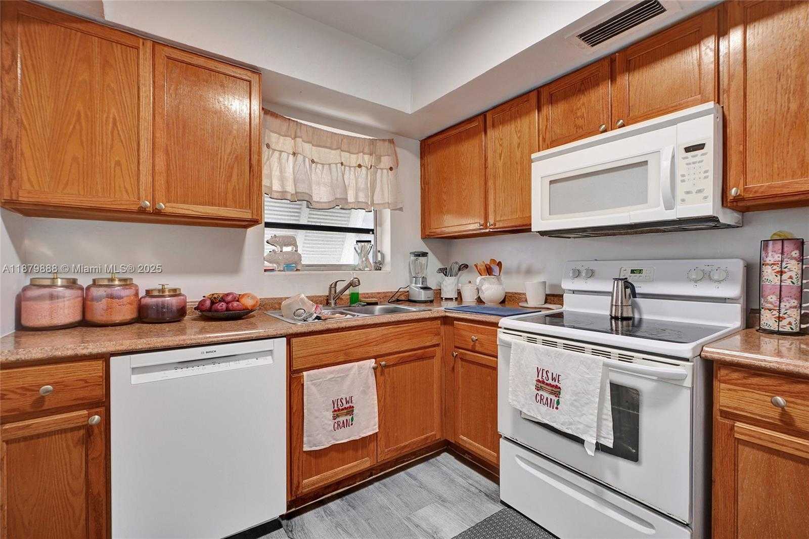 Small Image of 7610 SOUTH WEST 82ND ST #J207, Miami Number 17