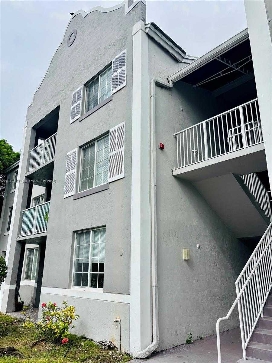 Small Image of 777 SOUTH WEST 111TH WAY #101, Pembroke Pines Number 2