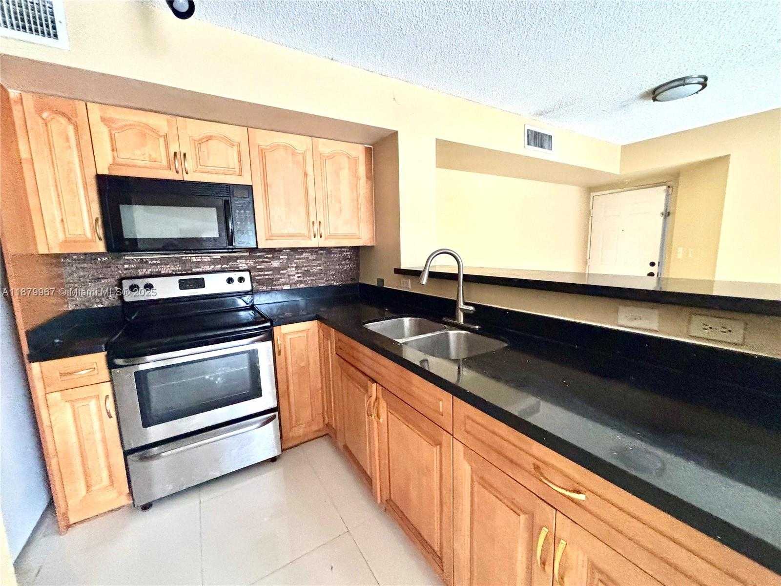 Small Image of 777 SOUTH WEST 111TH WAY #101, Pembroke Pines Number 4