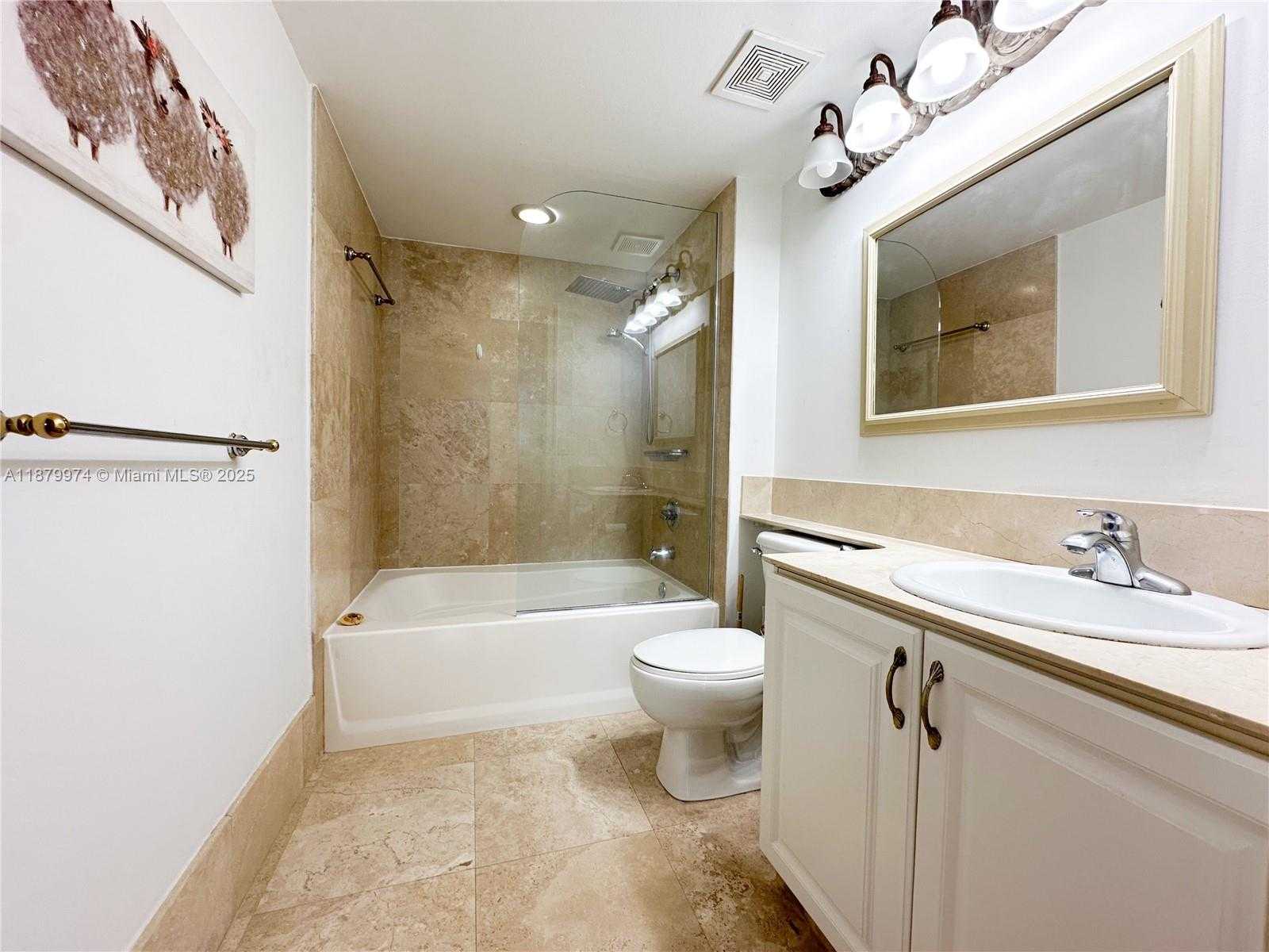 Small Image of 1155 BRICKELL BAY DR #3303, Miami Number 12