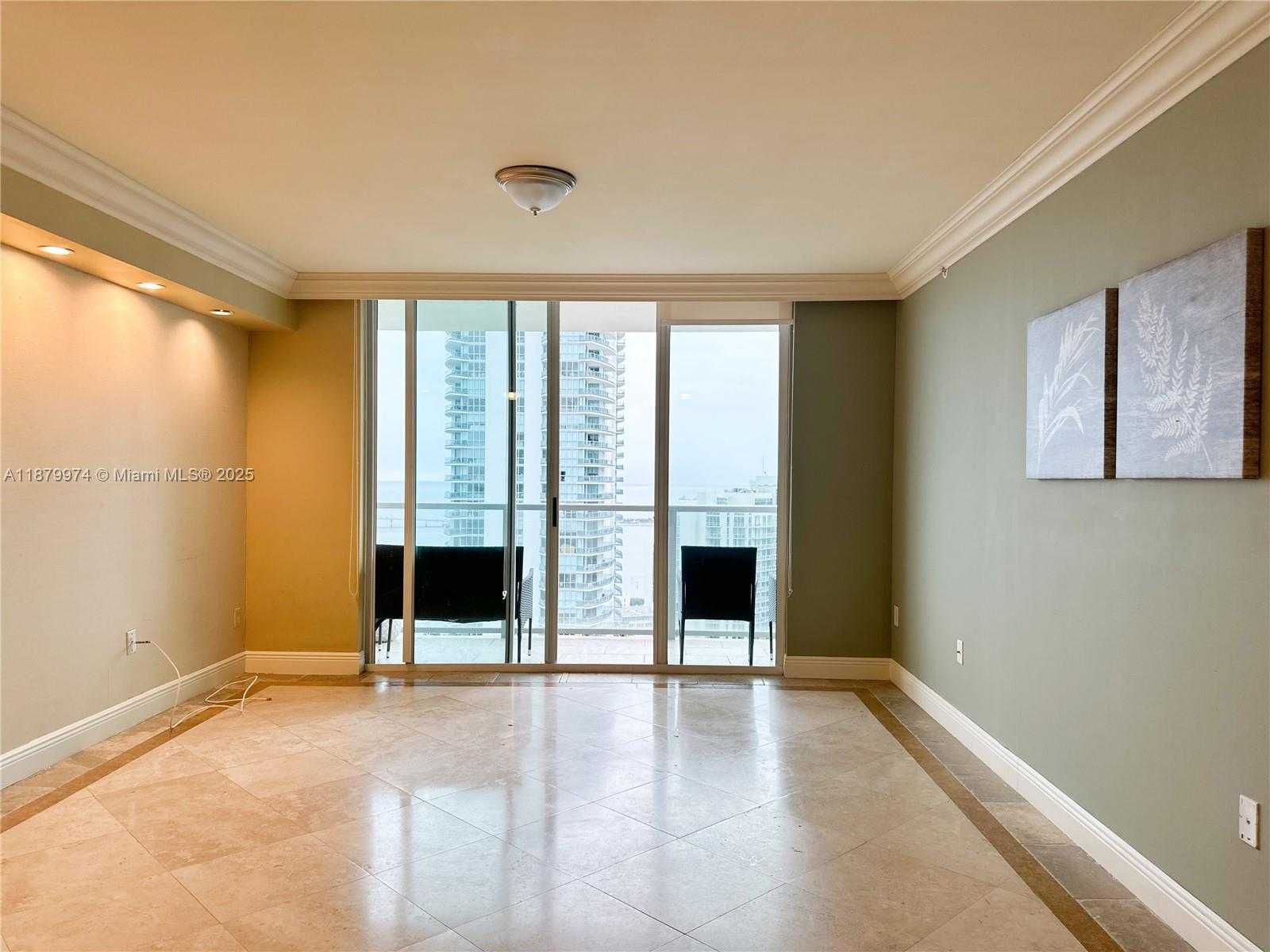 Small Image of 1155 BRICKELL BAY DR #3303, Miami Number 4