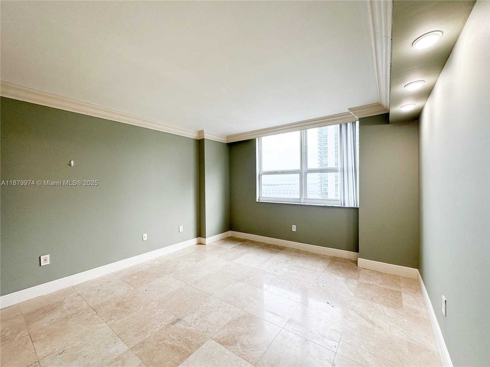 Small Image of 1155 BRICKELL BAY DR #3303, Miami Number 5