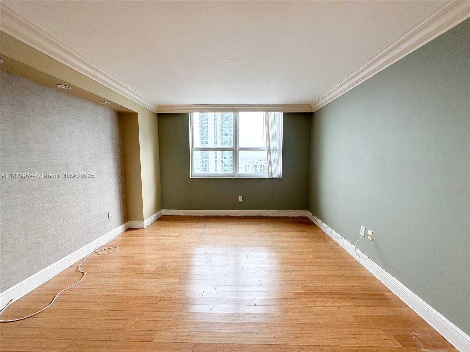 Small Image of 1155 BRICKELL BAY DR #3303, Miami Number 6