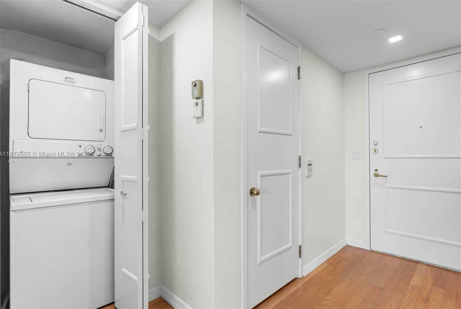 Small Image of 19500 TURNBERRY WAY #3C, Aventura Number 10