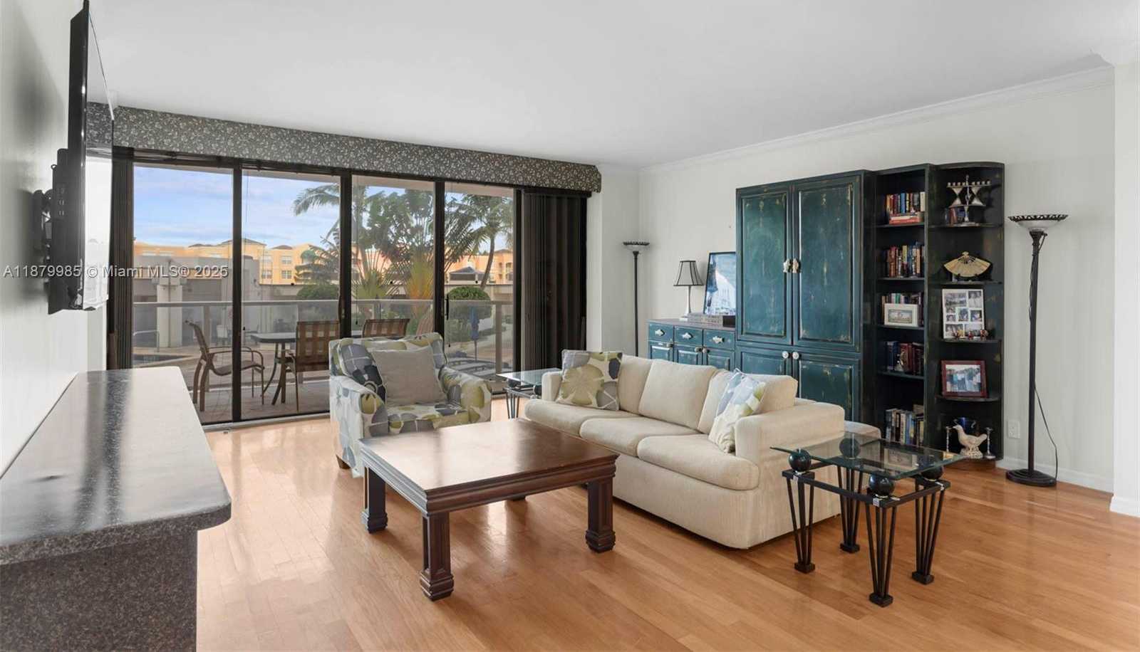 Small Image of 19500 TURNBERRY WAY #3C, Aventura Number 3