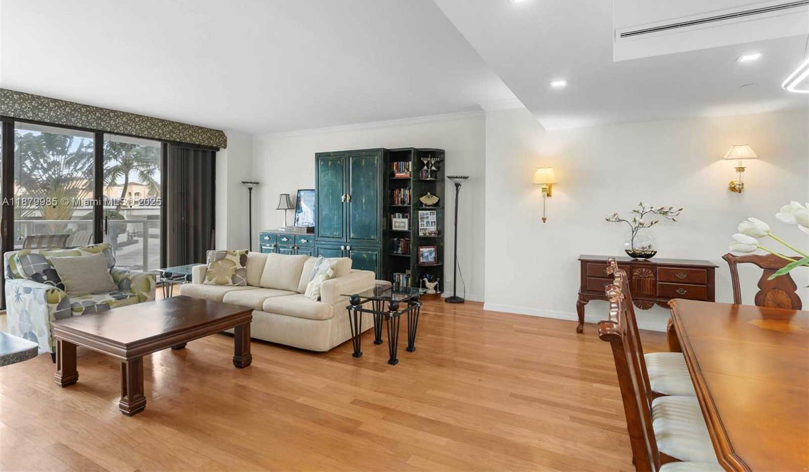 Small Image of 19500 TURNBERRY WAY #3C, Aventura Number 5
