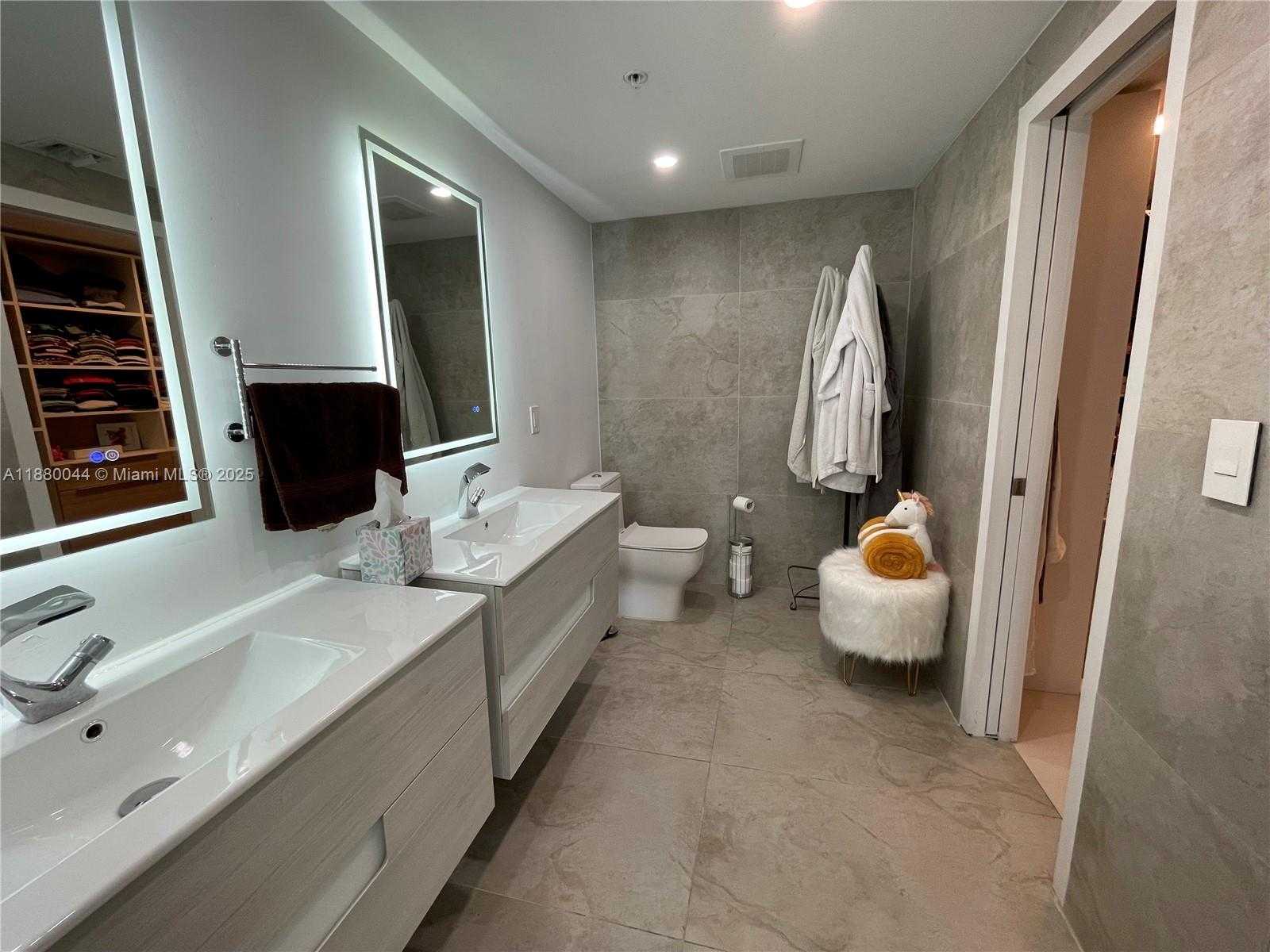 Small Image of 92 SOUTH WEST 3RD ST #1602, Miami Number 16