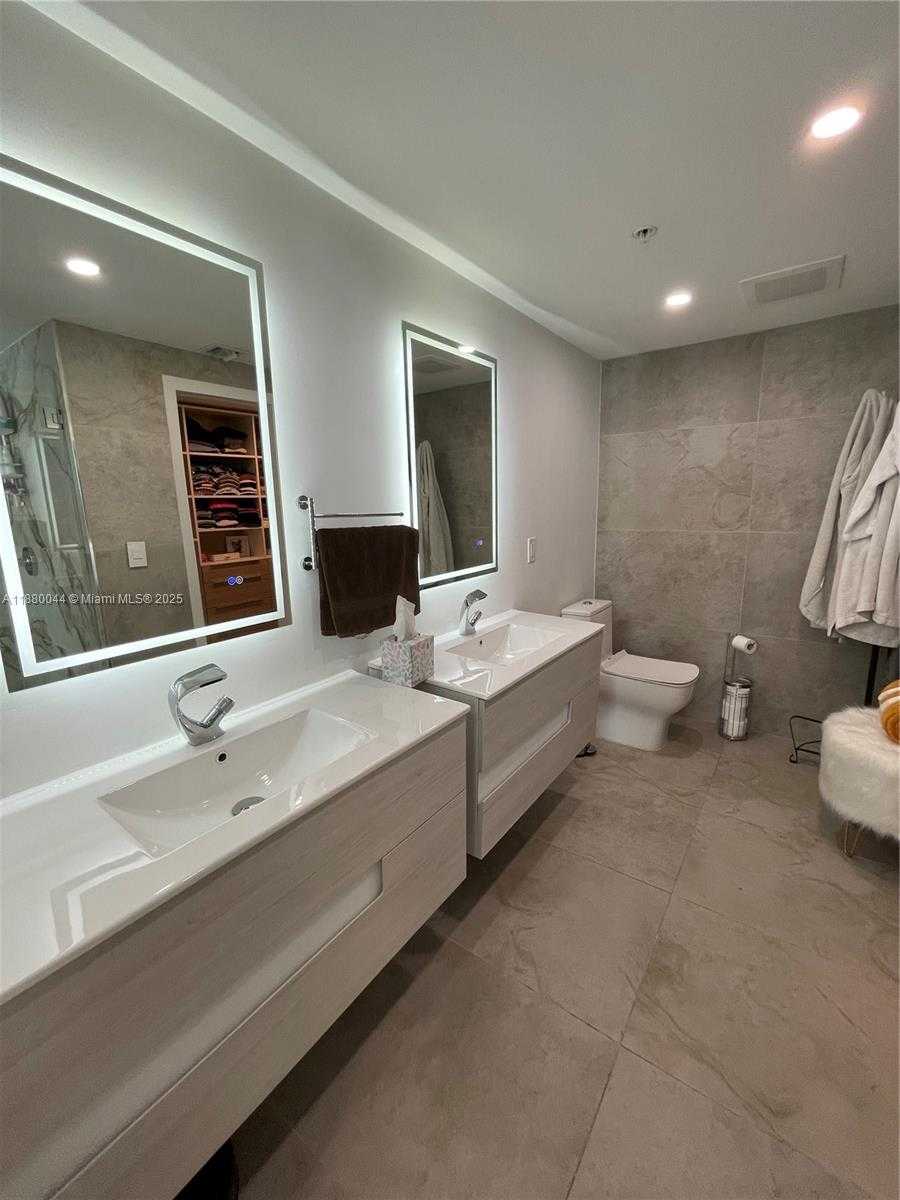 Small Image of 92 SOUTH WEST 3RD ST #1602, Miami Number 17