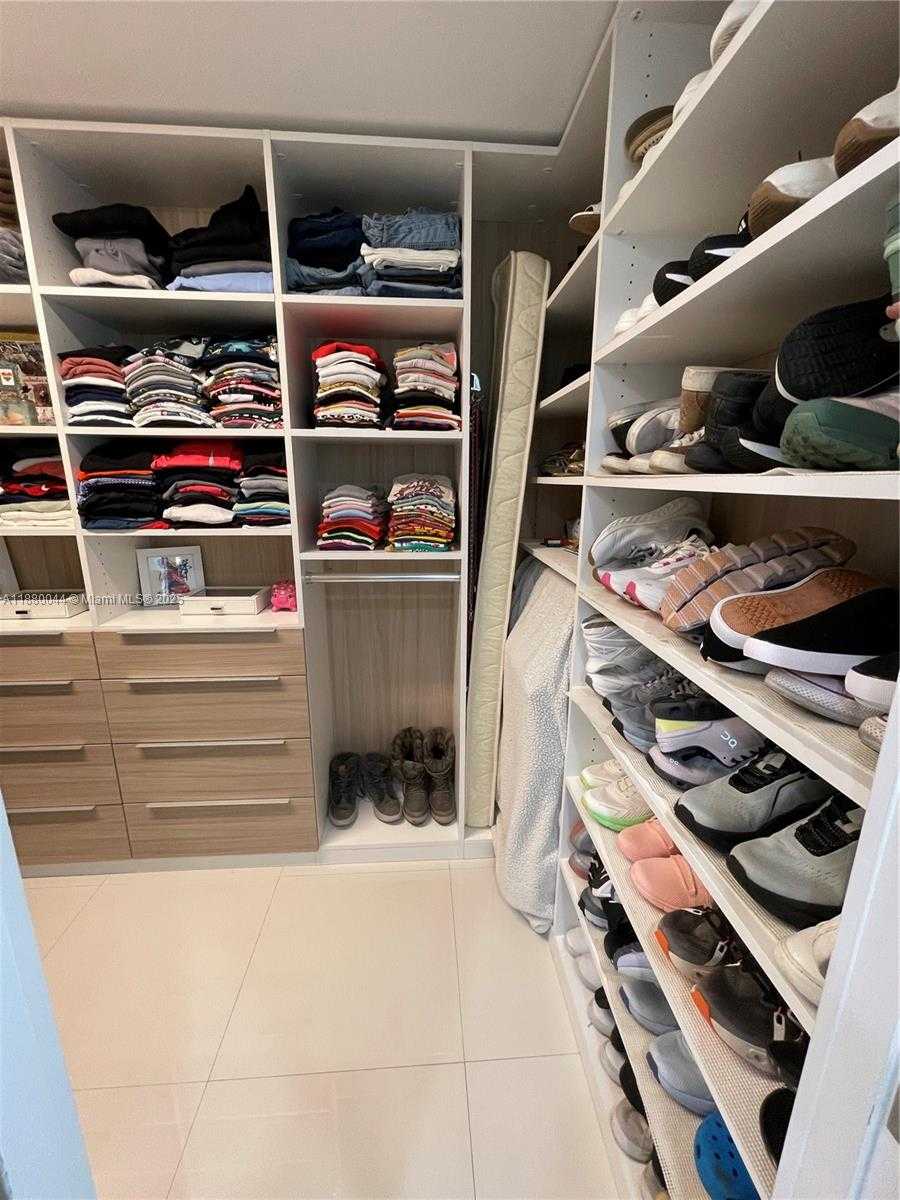 Small Image of 92 SOUTH WEST 3RD ST #1602, Miami Number 21