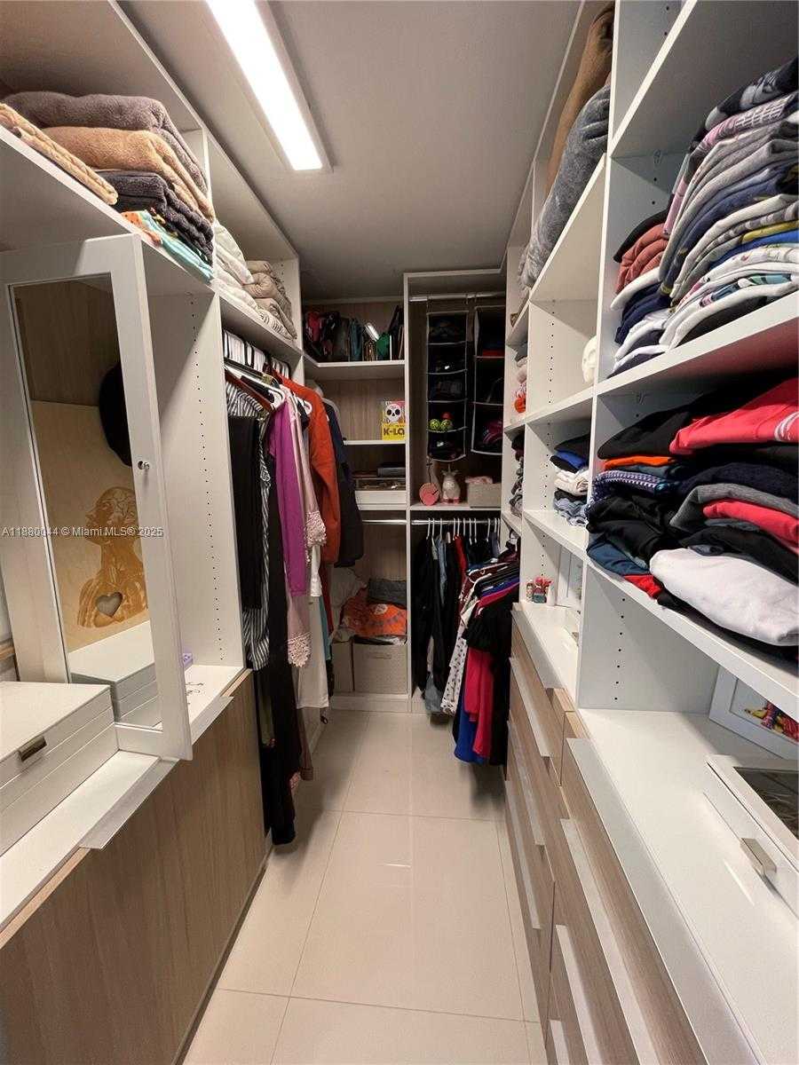 Small Image of 92 SOUTH WEST 3RD ST #1602, Miami Number 23