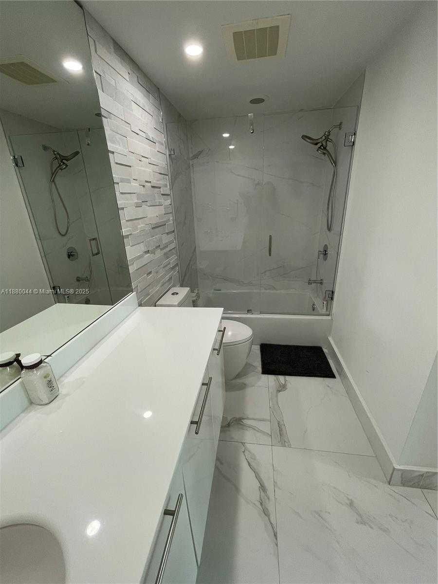 Small Image of 92 SOUTH WEST 3RD ST #1602, Miami Number 24