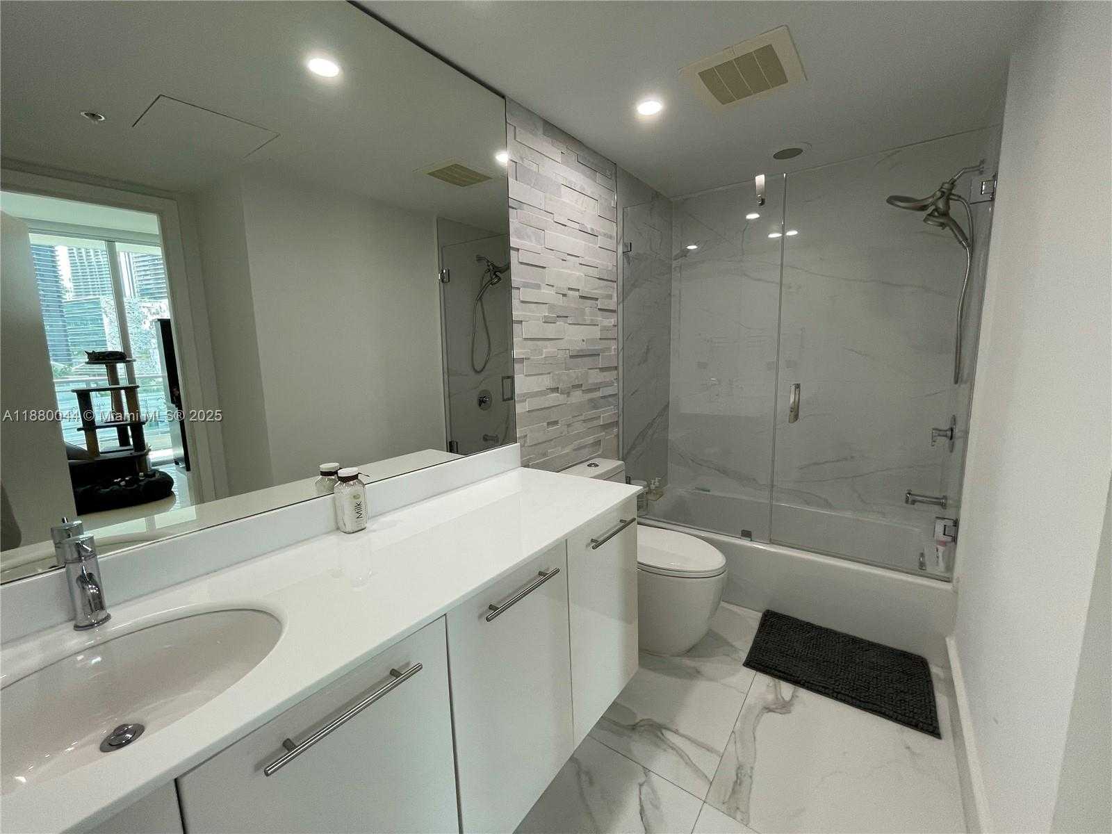 Small Image of 92 SOUTH WEST 3RD ST #1602, Miami Number 25