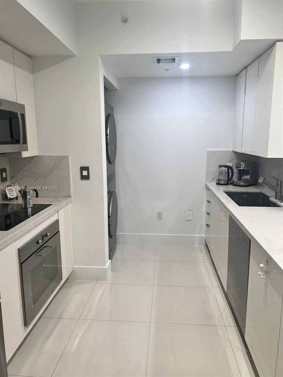 Small Image of 92 SOUTH WEST 3RD ST #1602, Miami Number 9