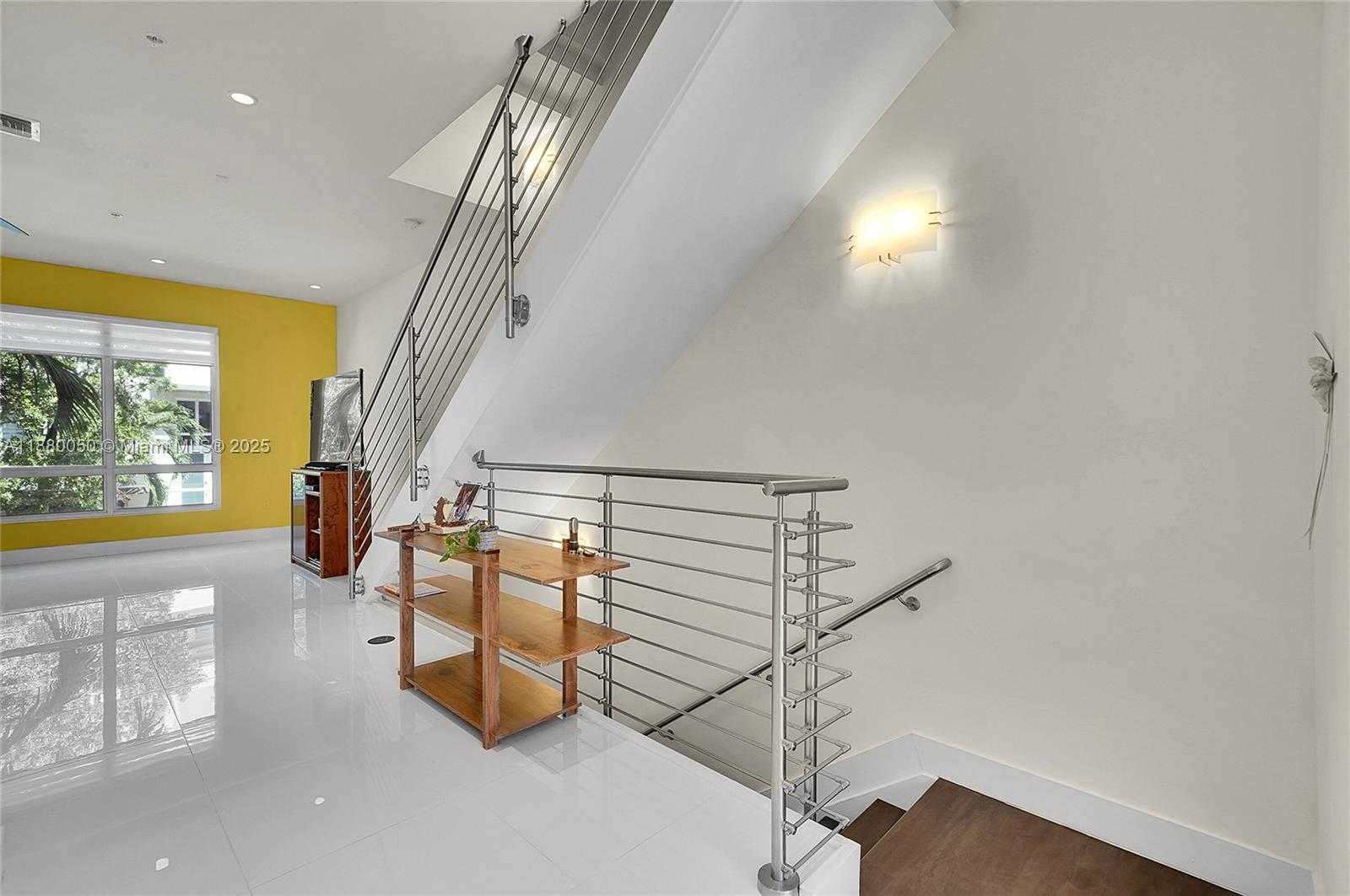 Small Image of 6640 NORTH WEST 105TH PL, Doral Number 17