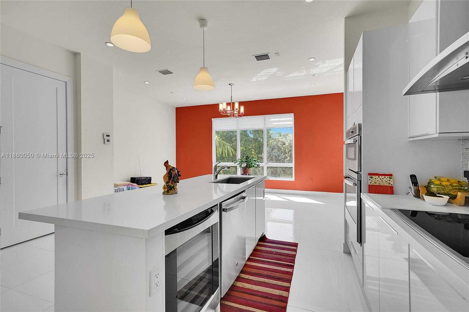 Small Image of 6640 NORTH WEST 105TH PL, Doral Number 21