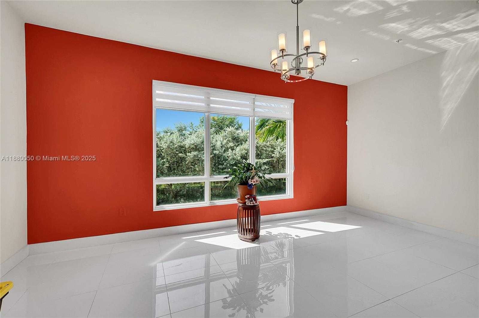 Small Image of 6640 NORTH WEST 105TH PL, Doral Number 25