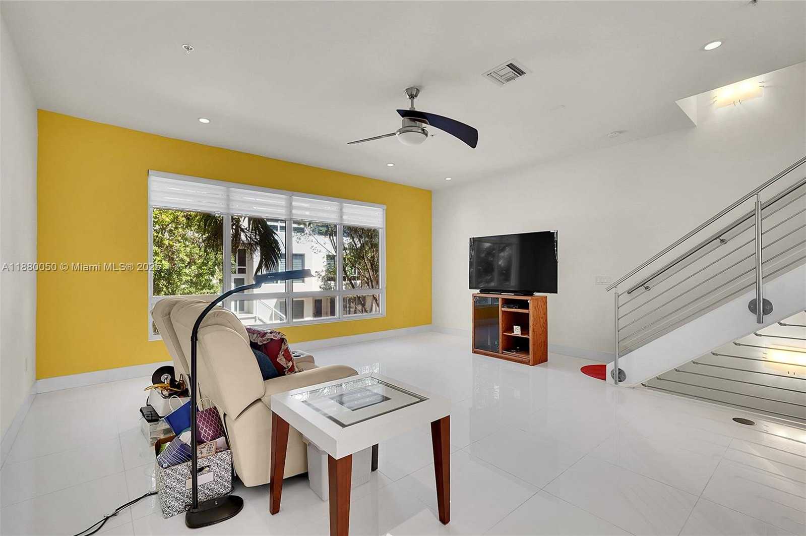 Small Image of 6640 NORTH WEST 105TH PL, Doral Number 31