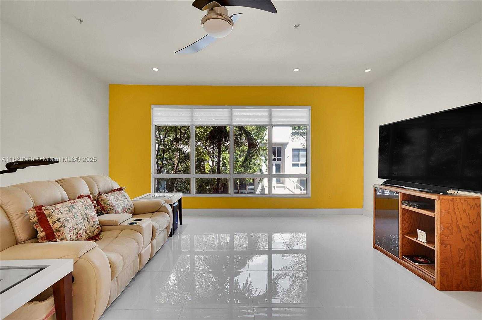Small Image of 6640 NORTH WEST 105TH PL, Doral Number 32