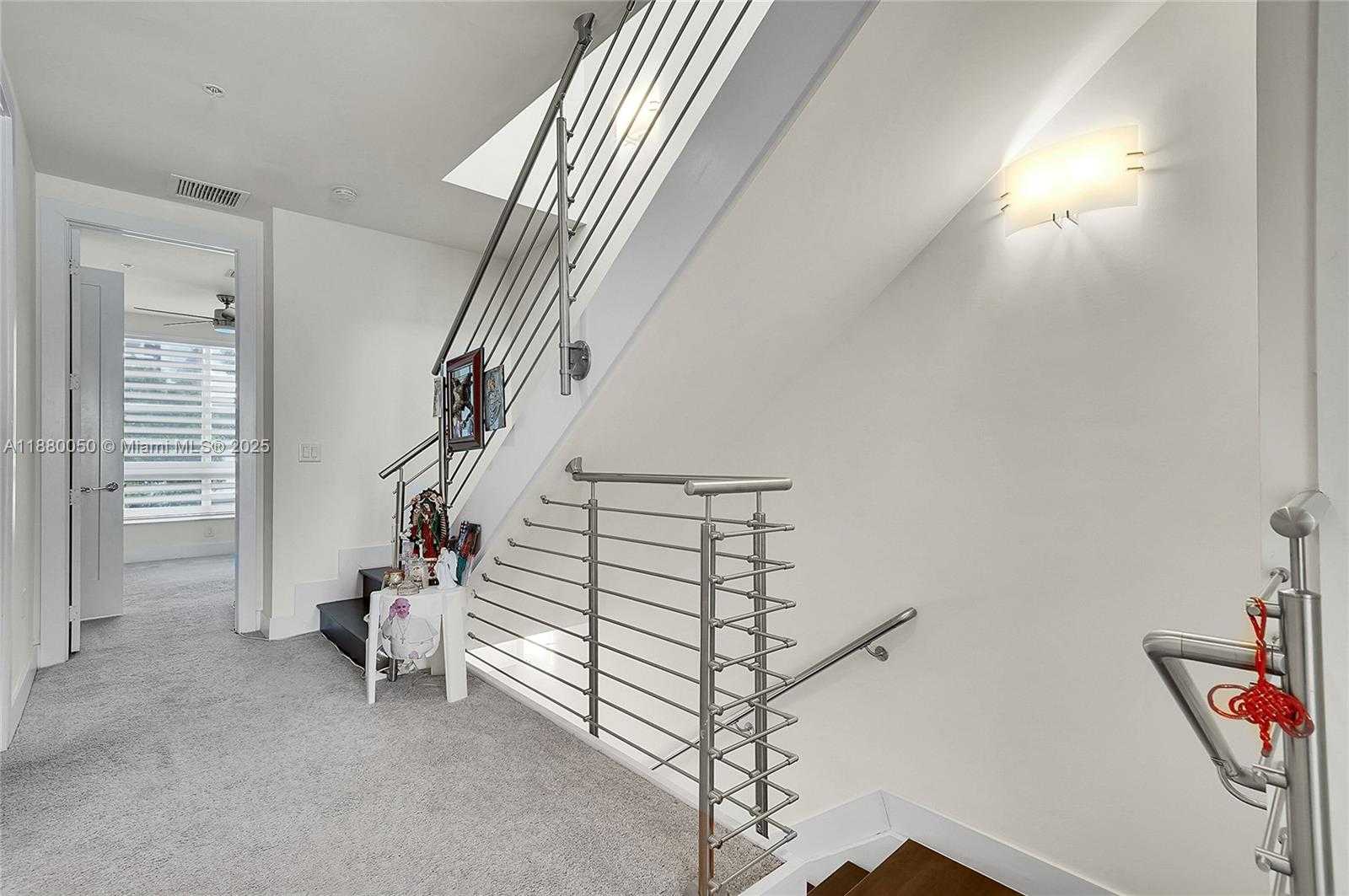 Small Image of 6640 NORTH WEST 105TH PL, Doral Number 35