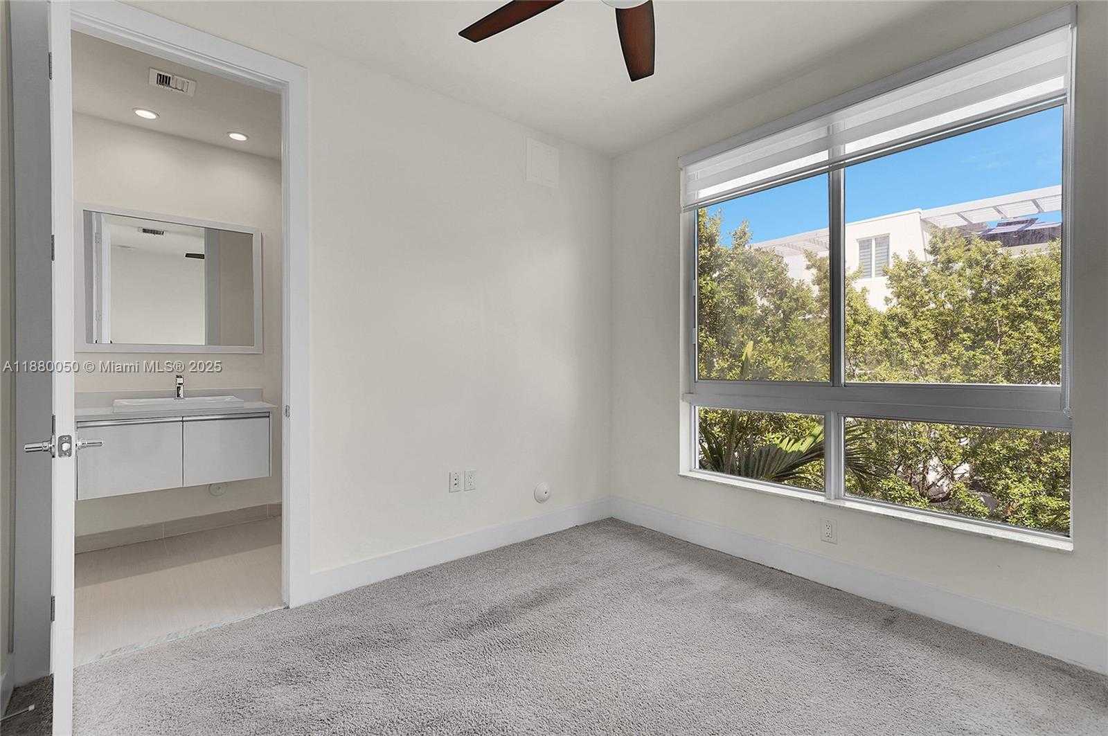 Small Image of 6640 NORTH WEST 105TH PL, Doral Number 38