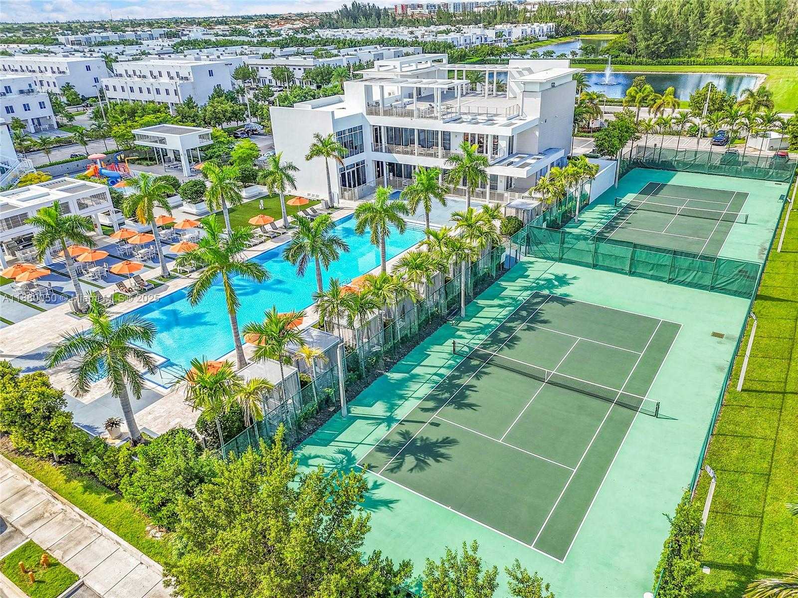 Small Image of 6640 NORTH WEST 105TH PL, Doral Number 5
