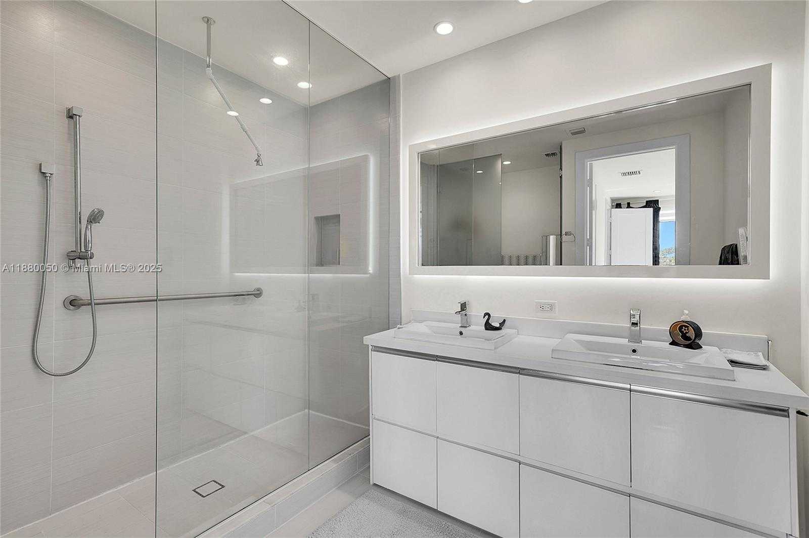 Small Image of 6640 NORTH WEST 105TH PL, Doral Number 53