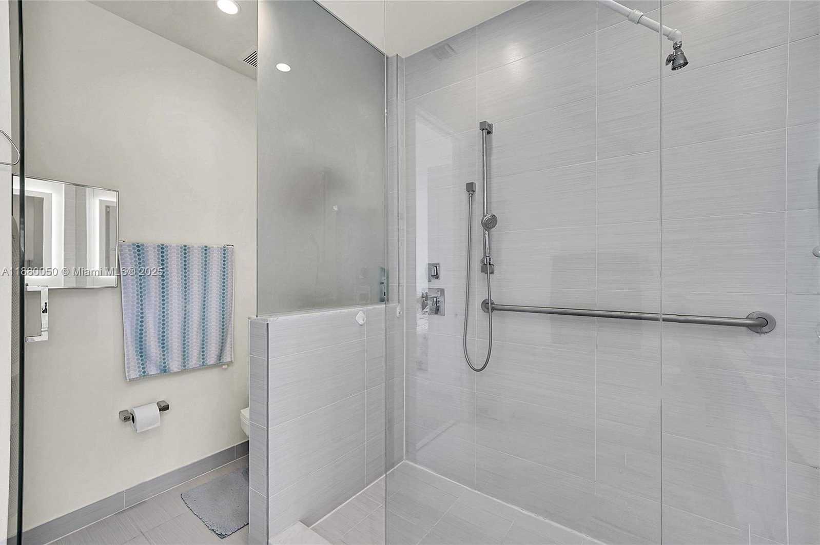 Small Image of 6640 NORTH WEST 105TH PL, Doral Number 54