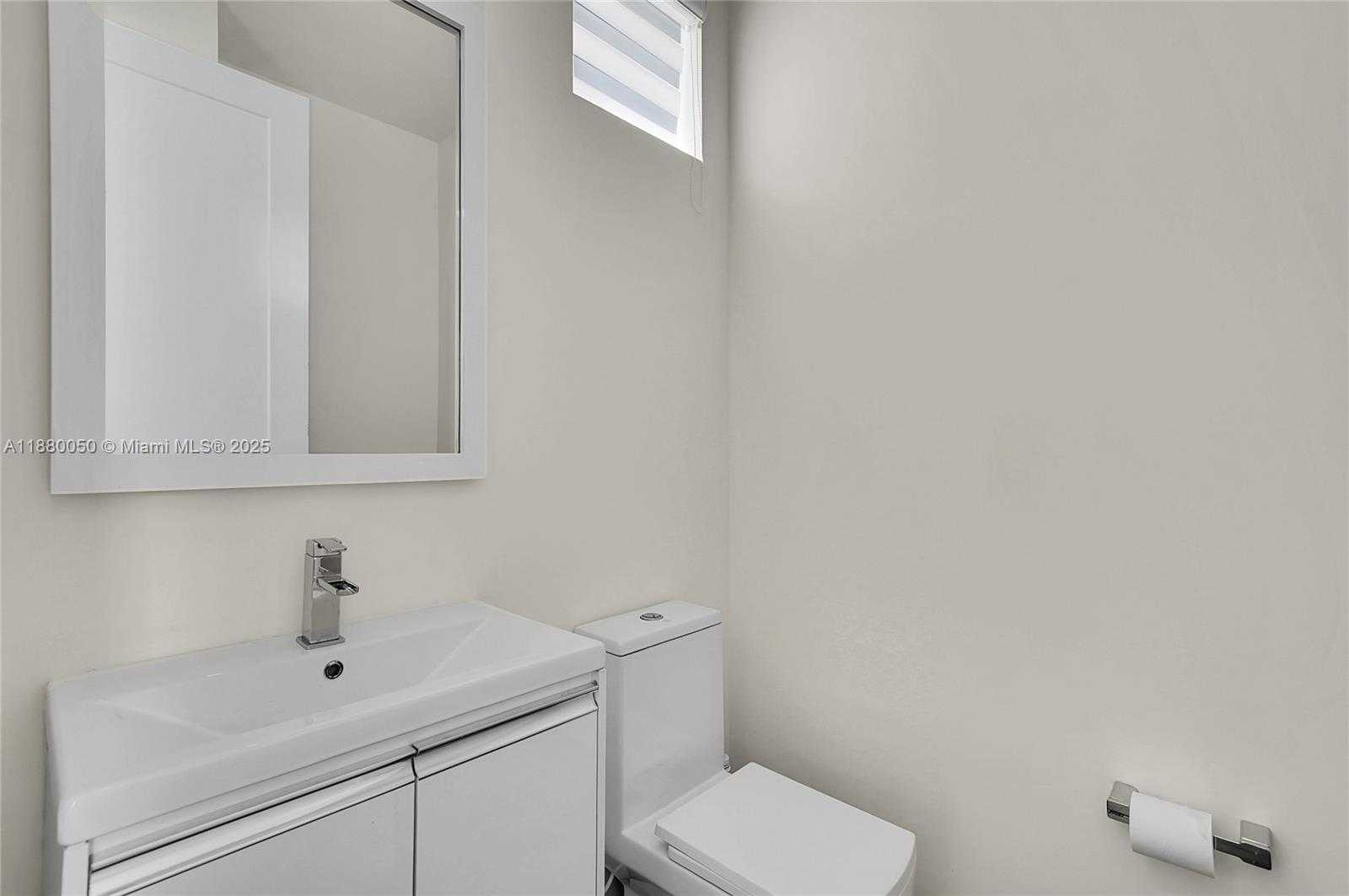 Small Image of 6640 NORTH WEST 105TH PL, Doral Number 56