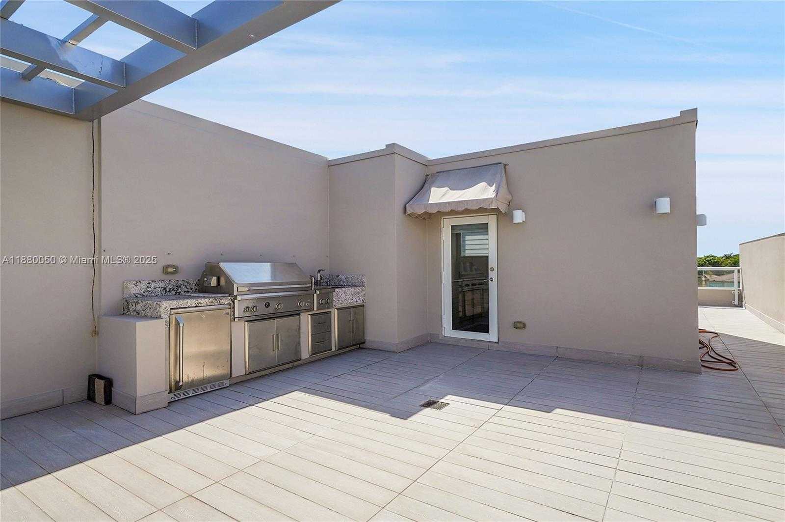 Small Image of 6640 NORTH WEST 105TH PL, Doral Number 62