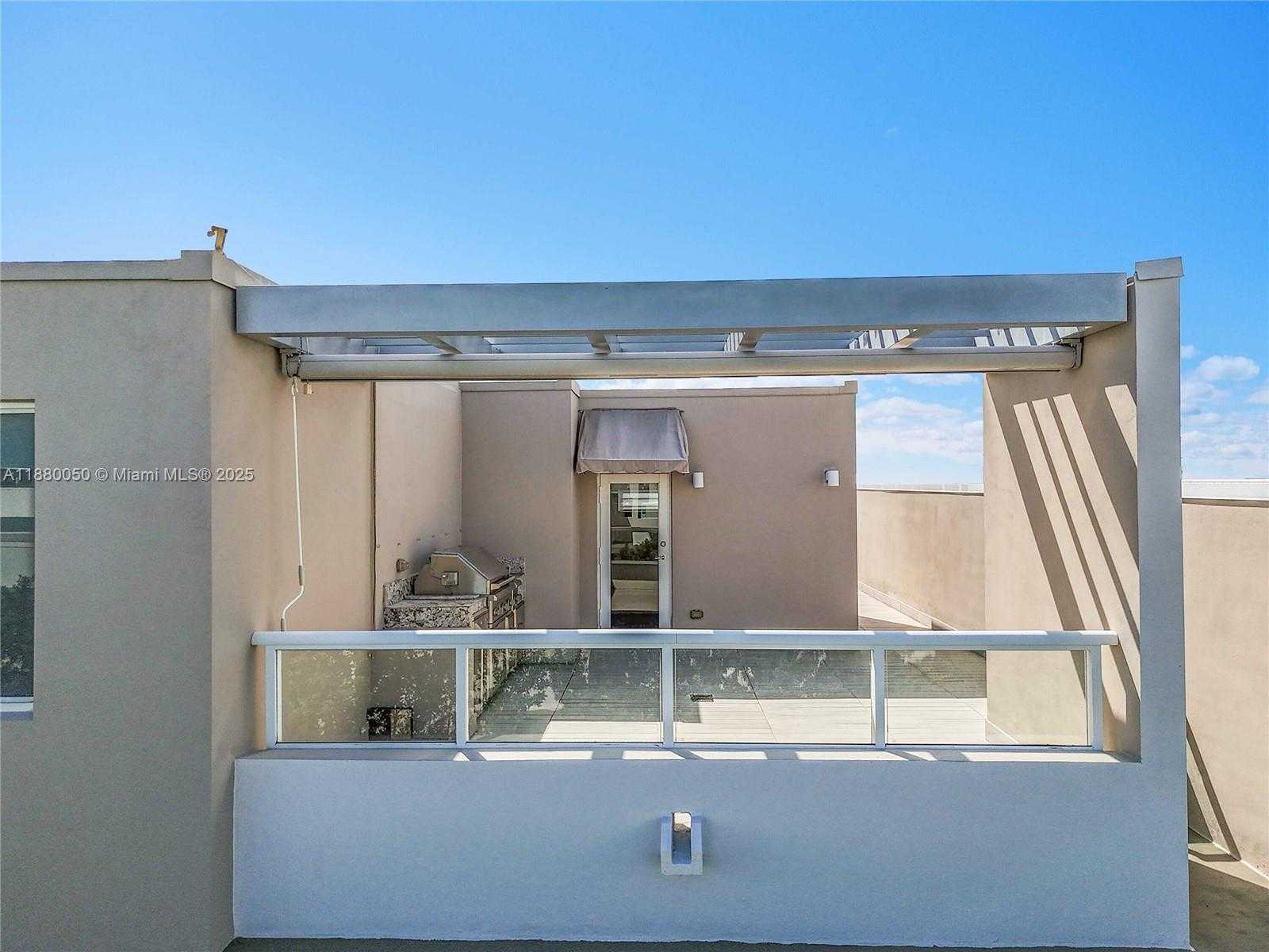 Small Image of 6640 NORTH WEST 105TH PL, Doral Number 67